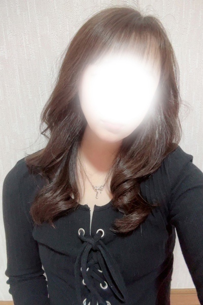 尾崎アヤ