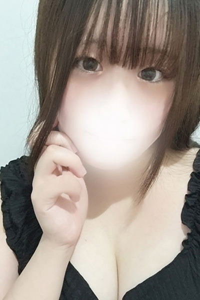 肨