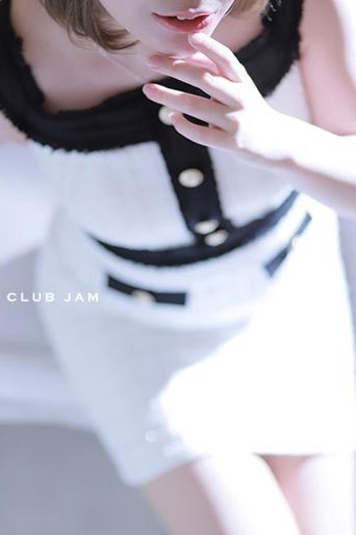 肳