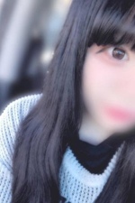 �~�J��