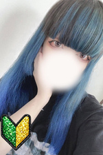 �M��
