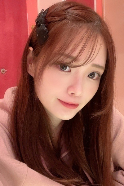 ˂